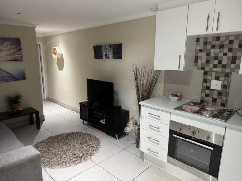 Edenvale Apartamento | Secure cottage with Wifi and PLEX OR Tambo Airport