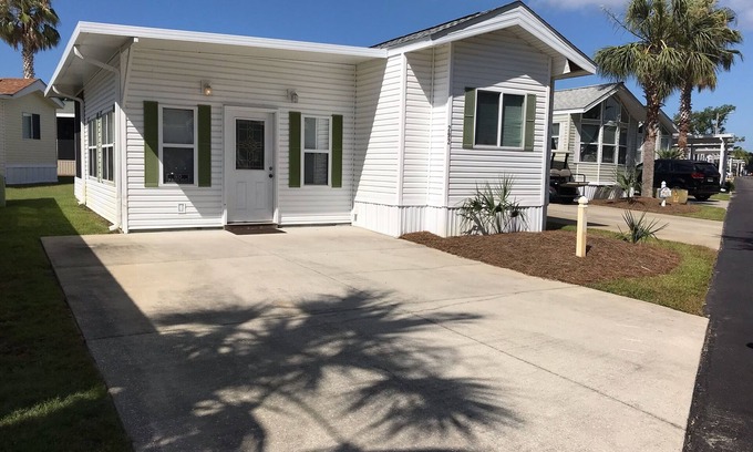 Upper Grand Lagoon Cabaña | Comunidad cerrada segura. Ideal para familias y personas que buscan tarifas de invierno