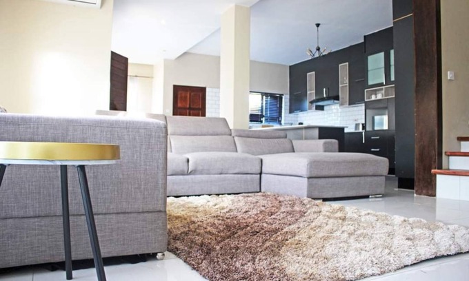 Gaborone Casa | Secure home next to airport junction mall, 11 minutes from the airport.