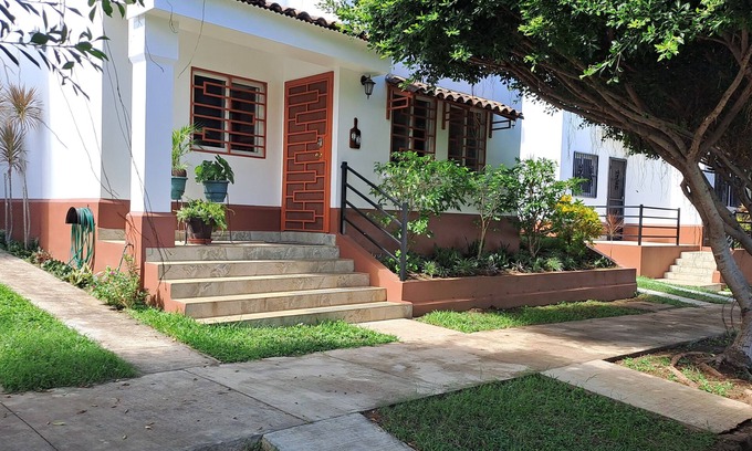 Granada Casa | Secure & Private 3 BDR Modern House with Pool, A/C and Great View