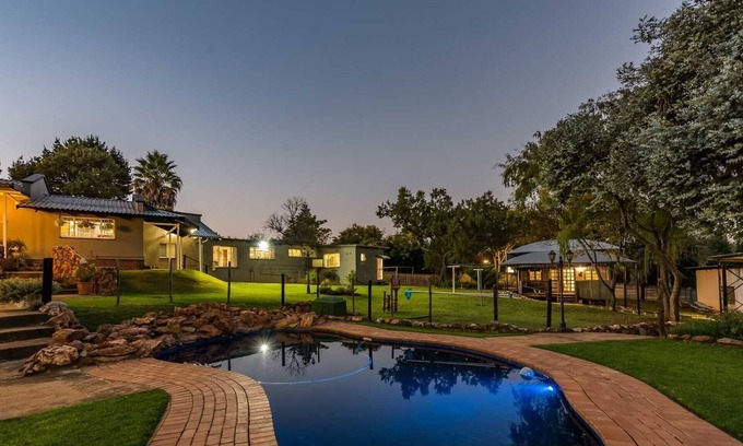 Krugersdorp Apartamento | Apartamento Independiente Seguro con Piscina