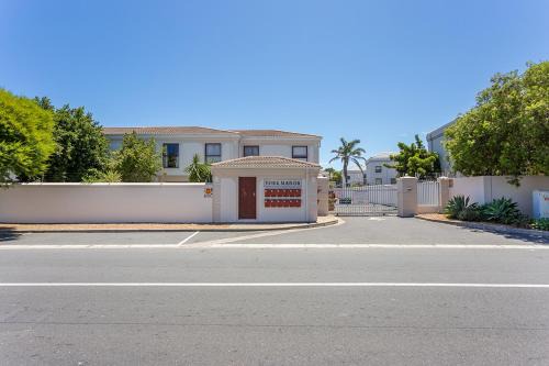 Parklands Apartamento | Secured 3-Bedroom Townhouse