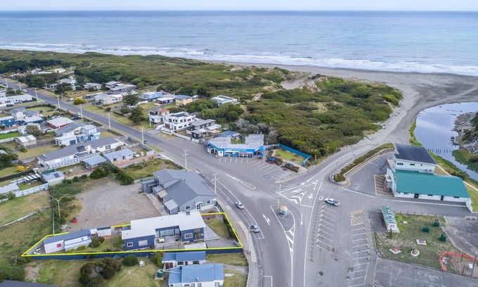 Himatangi Beach Casa | See and hear the surf
