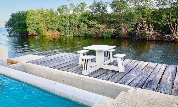 Belize City Apartamento | See Belize POOLSIDE ECONOMY SeaView ROOM