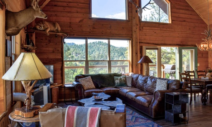 Pagosa Meadows IV Casa | See Fall's Changing Colors! Cabin on the Rocks: Hot Tub, Stunning Views, 4.5 miles to Pagosa Springs