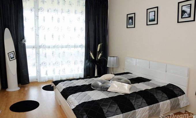Varna Apartamento | SeeDream Rental Boutique Apartments - "White Touch" 19m Pool, Garden, Sea View