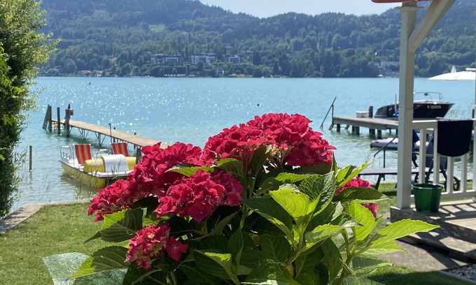 Krumpendorf am Woerther See Casa | Seehaus con acceso directo al lago Wörthersee en Krumpendorf, Austria