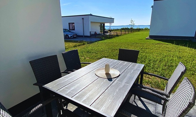 Schwerin Apartamento | SEELIEBE apartment with terrace | lake view | parking lot