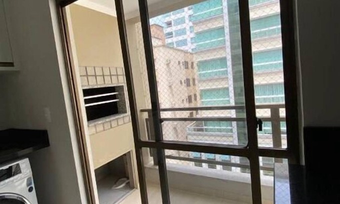 Castelo Branco Apartamento | SEGURO, 2 QUARTOS, TODO REFORMADO, 200m DO MAR, WiFi