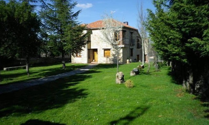 La Salceda Cabaña | Casa rural (alquiler íntegro) La Solanilla 2 para 10 personas