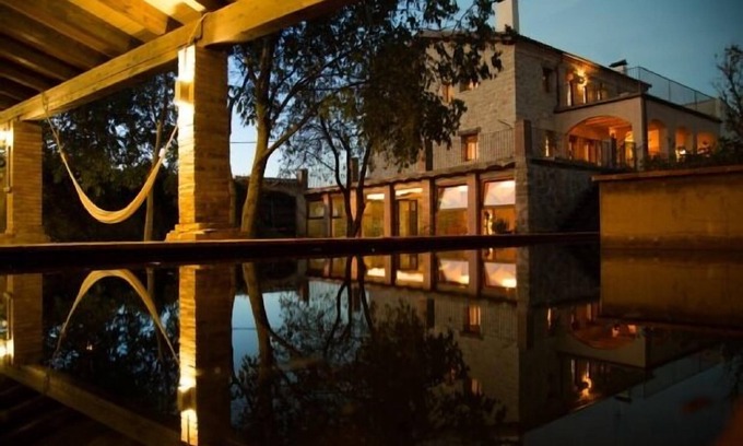 Osso de Sio Cabaña | Casa rural a 8km de Agramunt con 2 piscinas interior y exterior, wifi gratis