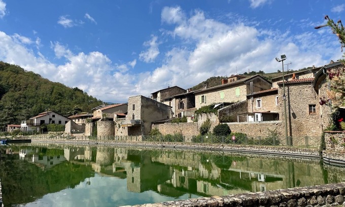 Chavanay Apartamento | Self-catering apartment 90m2 Chavanay 8-11 persons
