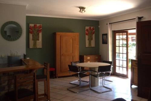 White River Apartamento | Self Catering Home from Home in gated complex