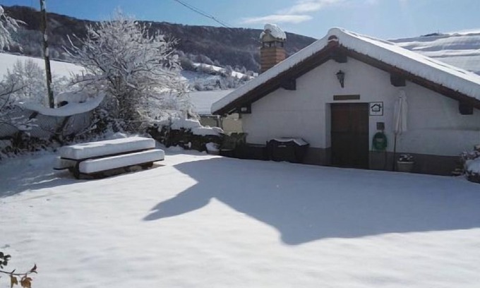 Mezkiritz Cabaña | Casa rural (alquiler íntegro) Lazkotzenea para 9 personas