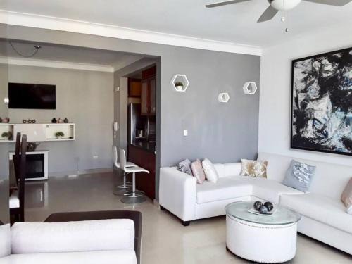 Santiago de los Caballeros Apartamento | Self check in , moderno, A/C completo Wifi, TV 4K