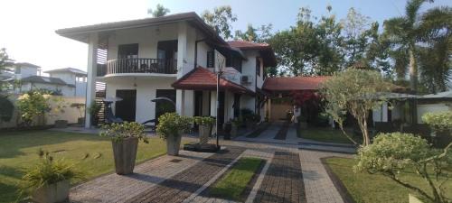 Seeduwa - Katunayake Cama Y Desayuno | Sella Villa