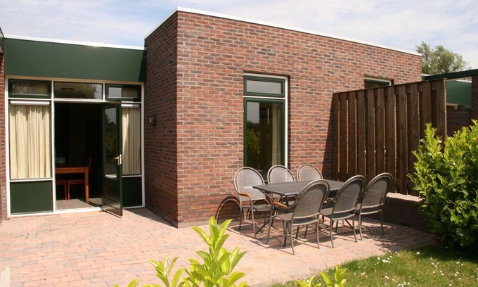 Terwolde Casa | Semi-detached bungalow for 6 people.