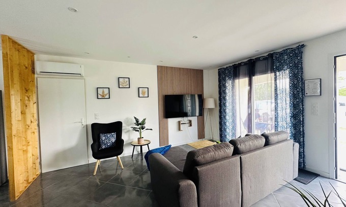 Tonneins Casa | Semi-detached house ELM Wifi Peaceful Ideal stay Family, Friends and Work