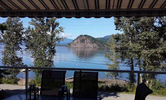 Blind Bay Cabaña | Semi frontal del lago, vista occidental, mascotas, capacidad para 8 personas,