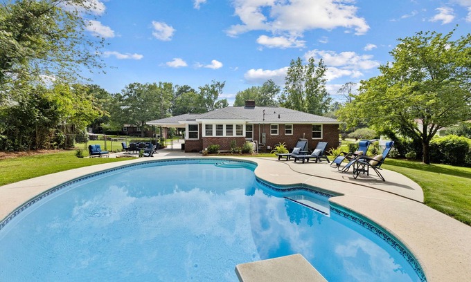 Columbia Casa | Seminole Stroll - Cozy 3 BR w/Pool near USC & Zoo
