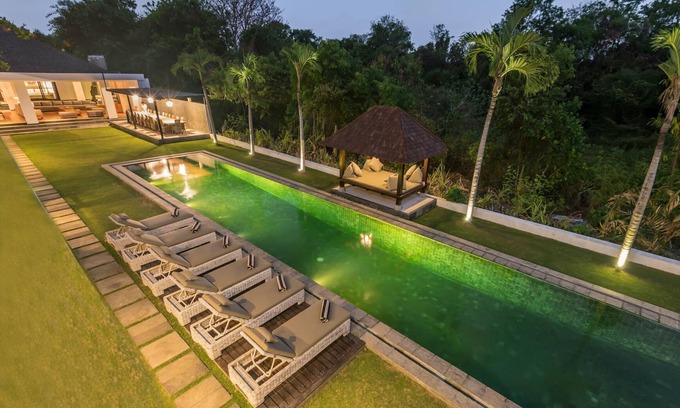 Dyanapura Villa | Seminyak, grupos grandes, 11 Bdr / 14 camas, cerca de la playa