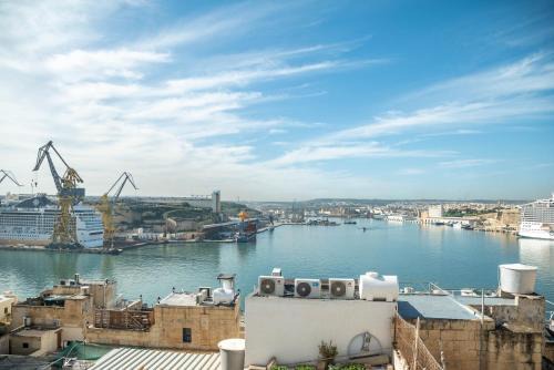 Qormi Casa | Senglea Charming 2BDR Townhouse