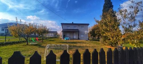 Mladenovac Casa | Seosko turističko domaćinstvo Stanković