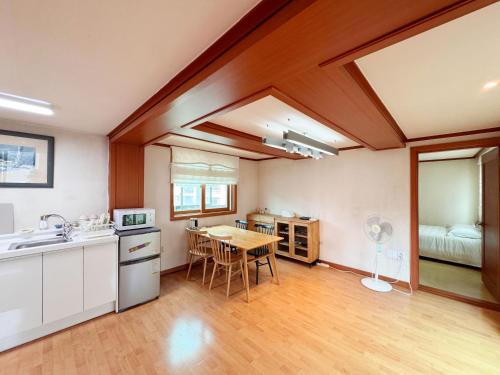 Sadang-dong Casa | Seoul Family House 4F Private Room