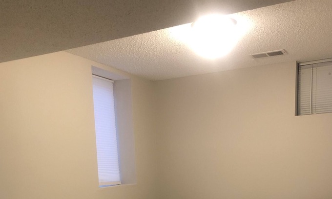 East Bloomington Casa | Separate entrance 2 levels suites with laundry room next airport mall America