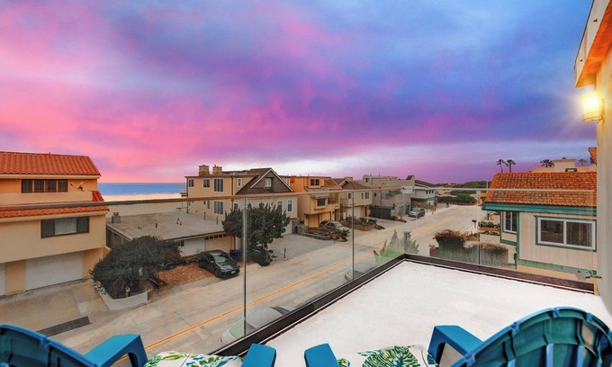Hollywood Casa | 20% Off Aug WkDays! 100Ft 2 Sand, Amazing Reviews