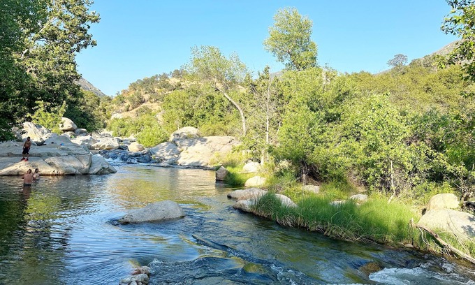 Springville Casa | Sequoia Forest River House. River at the backyard, Up to 10 guests