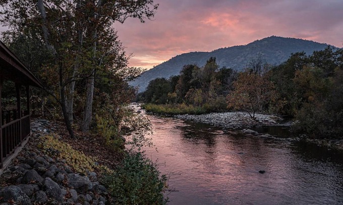 Three Rivers Casa | Sequoia Riverfront House with Private Beach!