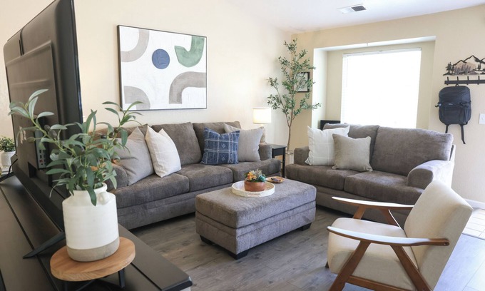 Three Rivers Casa | Sequoia Serenity 4 Mi to Sequoia National Park-King Bed