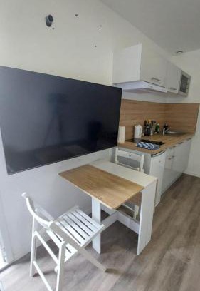 Saint-Etienne-du-Rouvray Apartamento | SER4 studio avec WIFI et Parking à Saint-Etienne-Du-Rouvray