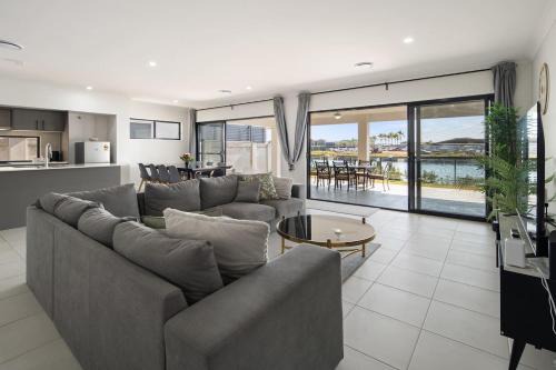 Gold Coast Casa | Serena by the Water - Family Retreat in Hope Island