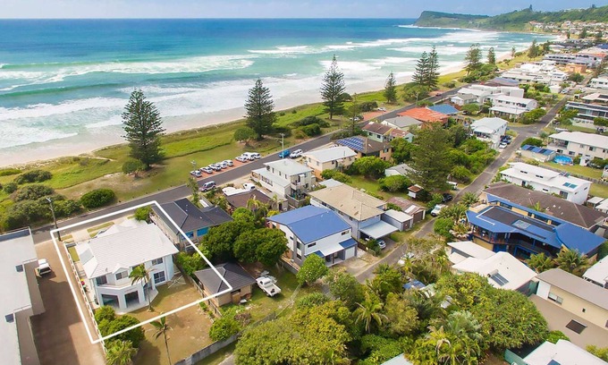 North Creek Casa | Serendipity - 4 BR beachfront Lennox Head home