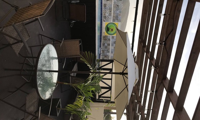 Portmore Apartamento | Serene 1 Bedroom Apt with Pool, Pergola & Cabana E9