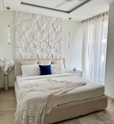 Lahore Apartamento | Serene 1BHK Central Gulberg Self check-in WiFi Pool