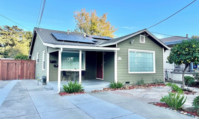 Willow Glen Casa | Serene 2BR Bungalow - Parking + Laundry + Sleep 6