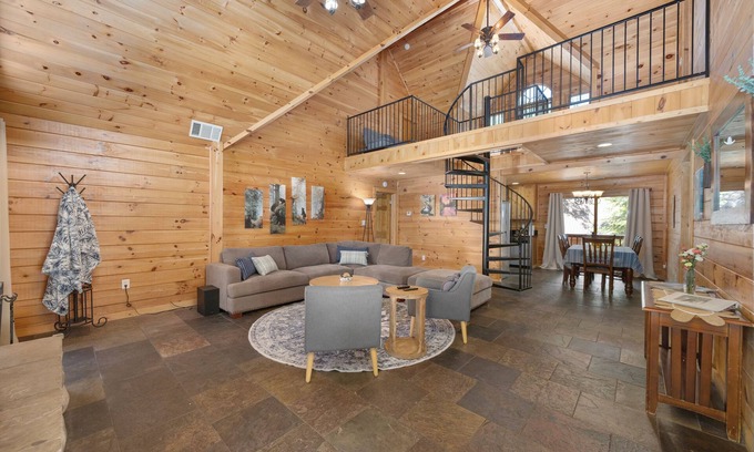 Alta Sierra Cabina | Serene 4 bedroom Cabin in Southern Sierras Near Kernville/Lake Isabella