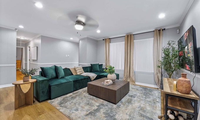 Tinley Park Casa | Serene 4BR Oasis in Tinley Park