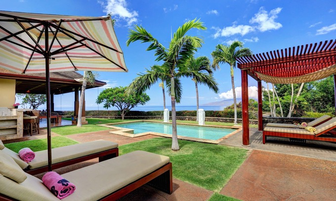 Historic Lahaina Front Street Casa | Serene and Peaceful with Heated Pool