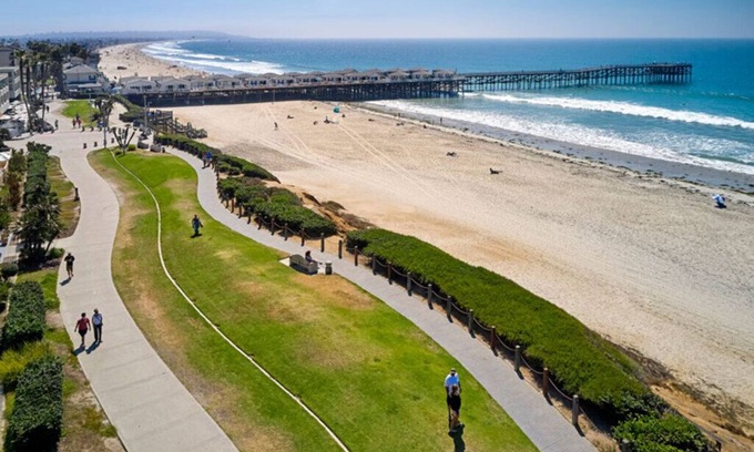 North Pacific Beach Hotel | Serene Beachside Room Ideal for Family Ocean Fun