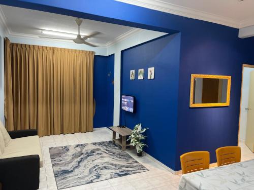 Bukit Baru Apartamento | Serene Bukit Beruang Cottage 4 ROOMS FULL AIRCOND & NETFLIX by EZYROOM MELAKA