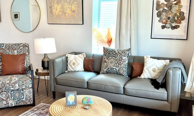 Oswego Casa | Serene bungalow: Modern Comfort near the Hospital, Power Plants and Campus