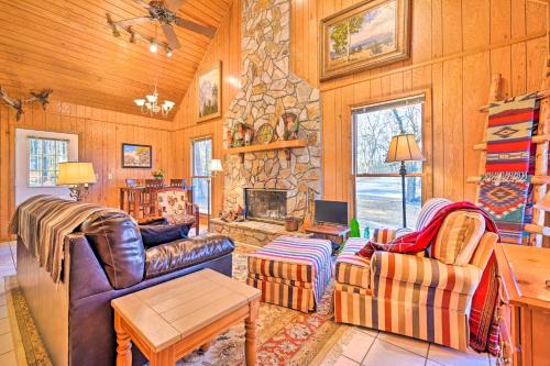Fayetteville Casa | Serene Cabin with Riverfront Views and Access!