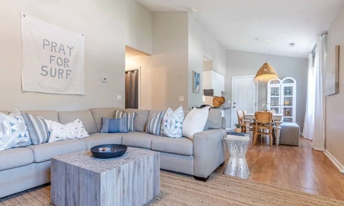 Wilmington Cabaña | Serene coastal cottage in Wilmington