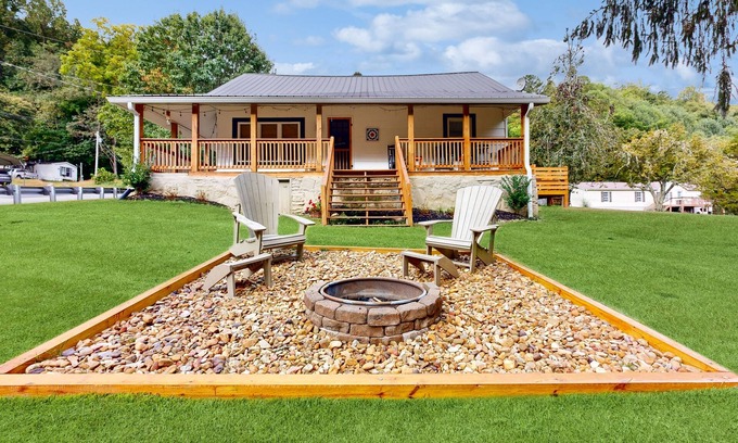Whittier Casa | Serene Creekfront House Escape: Relax, Fish, and Unwind