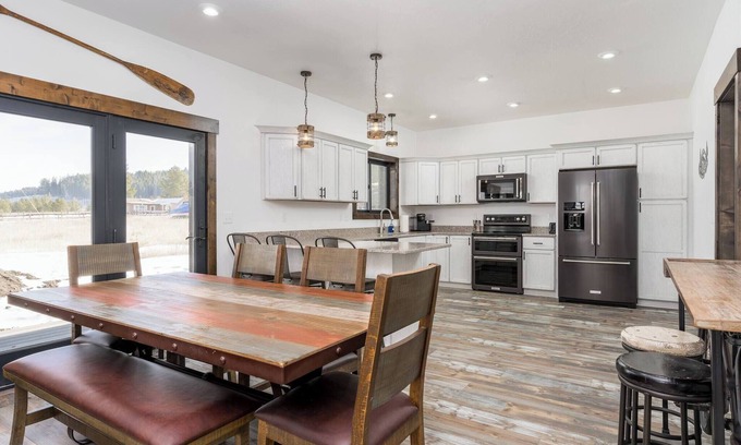 Georgetown Casa | Serene Escape - Family Fun at Georgetown Lake!