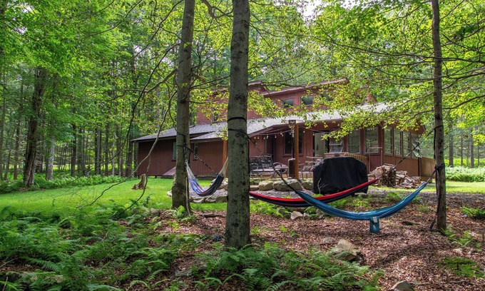 Gouldsboro Cabina | Serene Escape in the Pocono Mountains - Lake, Beach, Outdoor and Indoor Pools!